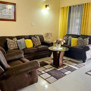 L&v Paradise Vacation With Pool And Gym Holiday home